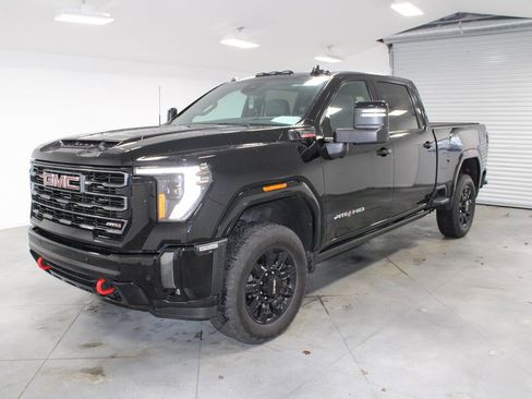 Used 2024 GMC Sierra 2500 AT4 w/ AT4 Premium Plus Package image 4