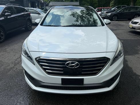 Used 2016 Hyundai Sonata Limited w/ Option Group 05 FWD image 2