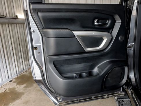 Used 2017 Nissan Titan SL AWD/4WD image 46