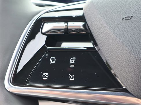 Certified 2023 Cadillac Lyriq 2WD image 24