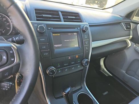 Used 2016 Toyota Camry SE image 19
