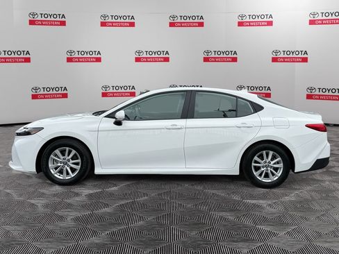 Used 2025 Toyota Camry LE w/ Convenience Package FWD image 6