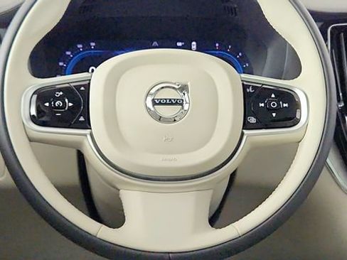 Certified 2025 Volvo XC60 B5 Ultra w/ Protection Package Premier AWD/4WD image 24