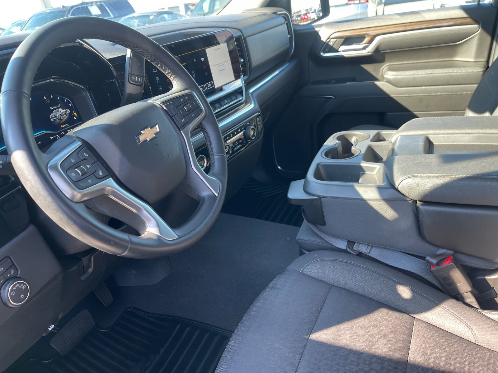Used 2023 Chevrolet Silverado 1500 LT AWD/4WD image 11