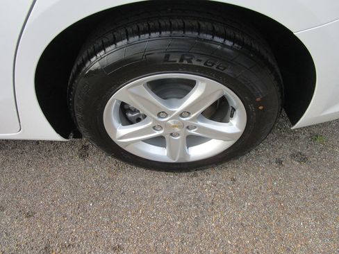 Used 2024 Chevrolet Malibu LS FWD image 13