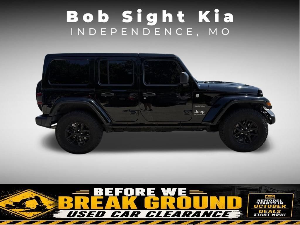 Used 2024 Jeep Wrangler Unlimited Sahara w/ Technology Group AWD/4WD image 15