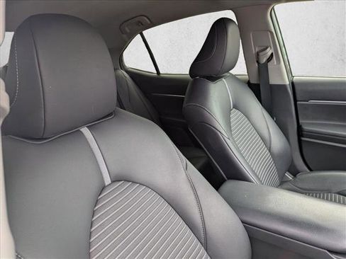 Used 2019 Toyota Camry SE FWD image 16