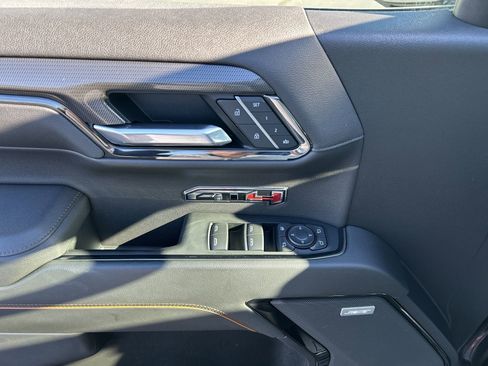 Used 2022 GMC Sierra 1500 AT4 w/ AT4 Premium Package image 11