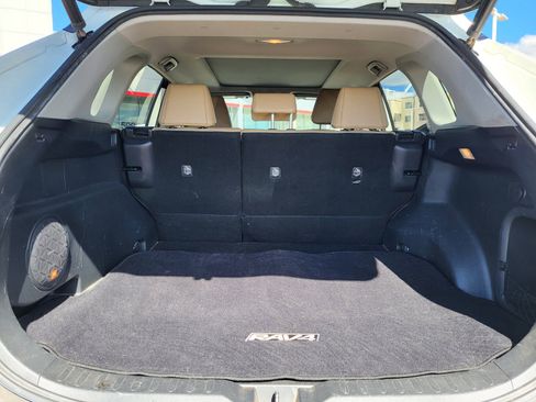 Used 2019 Toyota RAV4 Limited image 20