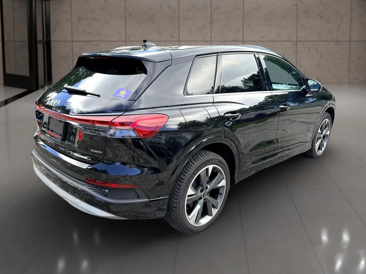 Used 2022 Audi Q4 e-tron Prestige AWD/4WD image 3