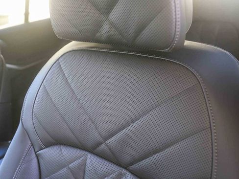 New 2026 BMW X5 M60i w/ Climate Comfort Package image 21