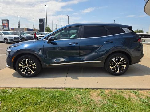 Certified 2023 Kia Sportage EX AWD/4WD image 9