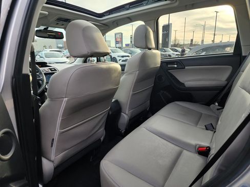 Used 2016 Subaru Forester 2.5i Touring w/ Eyesight & Navigation System image 13