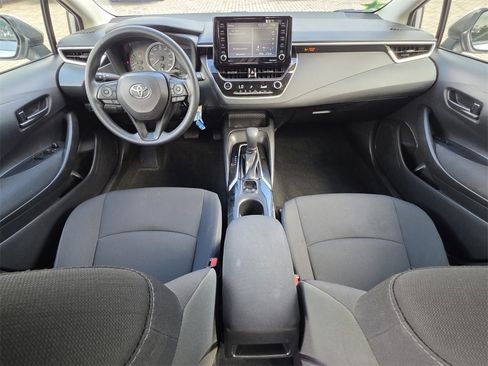 Certified 2022 Toyota Corolla LE image 4