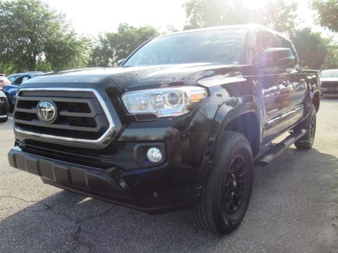 Used 2022 Toyota Tacoma SR5 w/ Technology Package RWD image 3