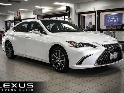Certified 2025 Lexus ES 350 w/ Premium Package
