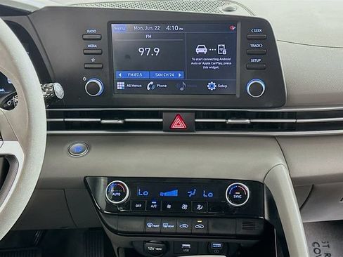 Used 2023 Hyundai Elantra SEL FWD image 14