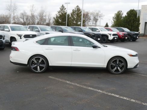 Used 2024 Honda Accord Sport image 4