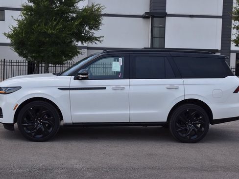New 2027 Lincoln Navigator Black Label AWD/4WD image 11