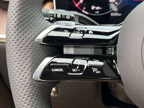 Certified 2025 Mercedes-Benz GLC 300 4MATIC image 30