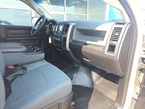 Used 2016 RAM 2500 Tradesman w/ Chrome Appearance Group AWD/4WD image 4
