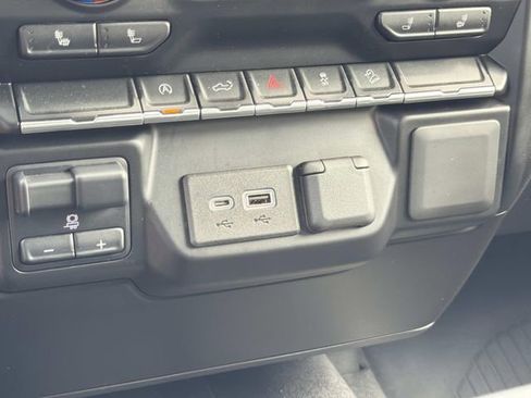 Used 2021 Chevrolet Silverado 1500 RST image 31