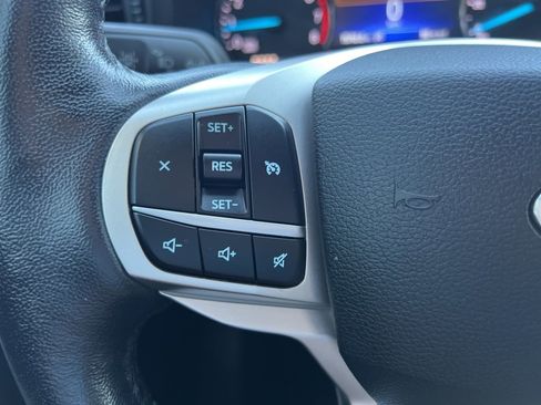 Used 2021 Ford Explorer XLT image 28