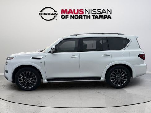 Used 2022 Nissan Armada Platinum w/ Captain's Chairs Package RWD image 5
