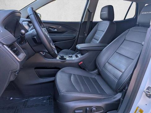 Used 2023 GMC Terrain Denali image 17