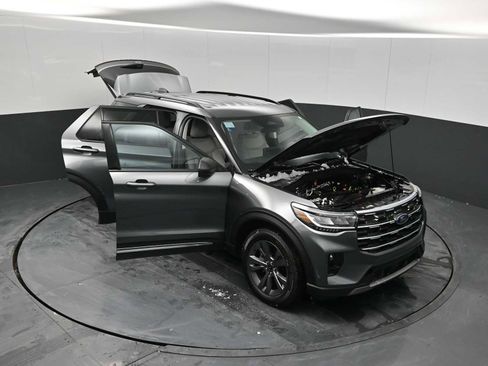 Used 2025 Ford Explorer Active w/ Active Comfort Package image 32