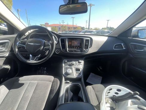 Used 2015 Chrysler 200 Limited w/ Convenience Group image 16