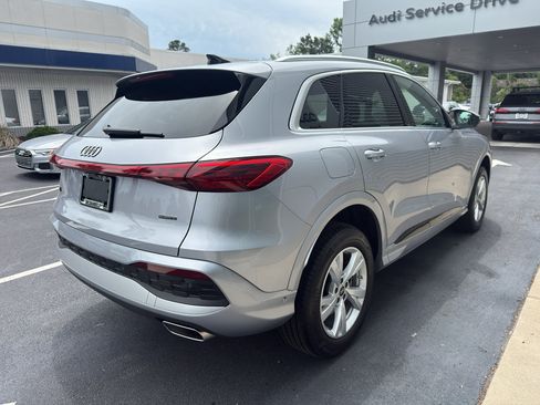 Certified 2025 Audi Q5 Premium w/ Convenience Package AWD/4WD image 5