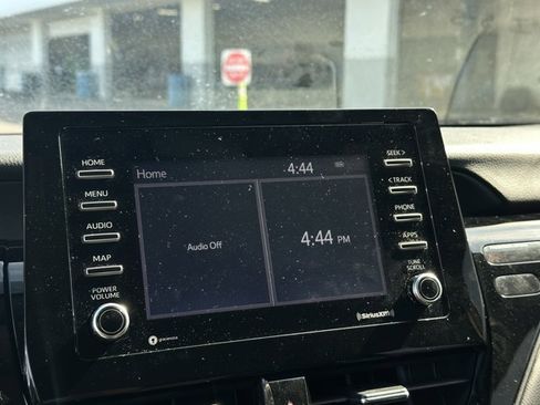 Used 2021 Toyota Camry LE FWD image 13