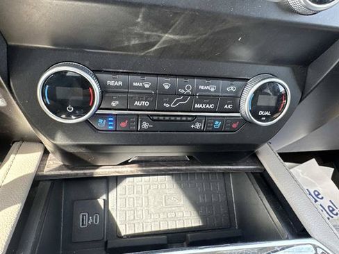 Used 2021 Ford Expedition Limited AWD/4WD image 40
