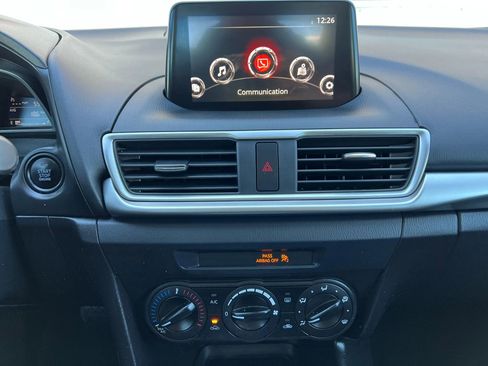 Used 2018 MAZDA MAZDA3 Sport image 34
