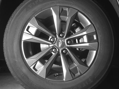 Used 2025 Chevrolet Equinox LT FWD image 13