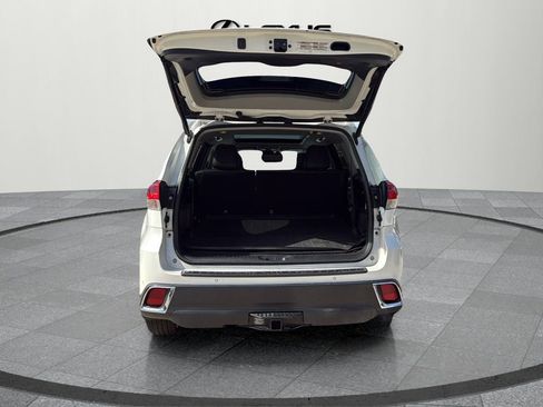 Used 2017 Toyota Highlander Limited Platinum image 19