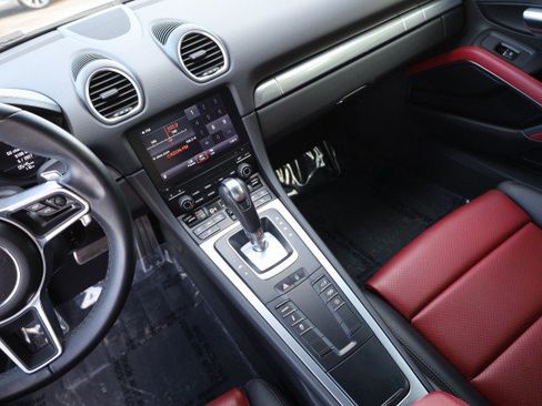 Used 2019 Porsche 718 Cayman S RWD image 31