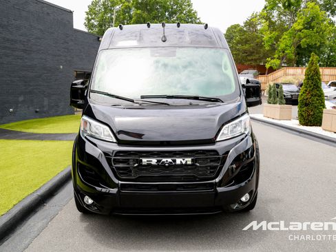 Used 2023 RAM ProMaster 2500 w/ Driver Convenience Group FWD image 4