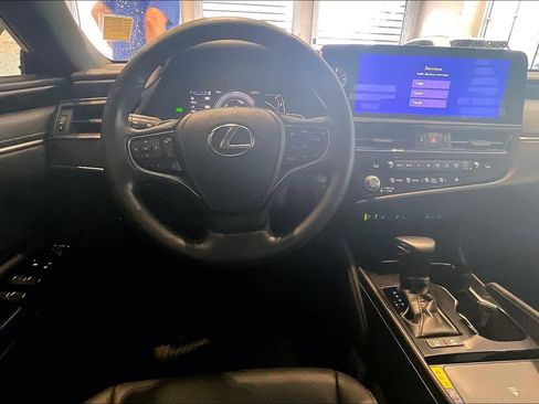 Used 2025 Lexus ES 300h F Sport w/ Accessory Package (Z1) FWD image 6
