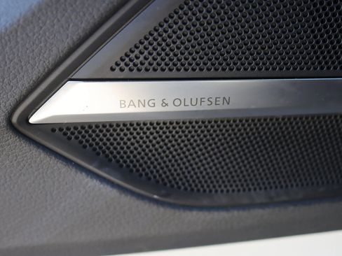 Used 2021 Audi A8 L 3.0T w/ Luxury Package image 37