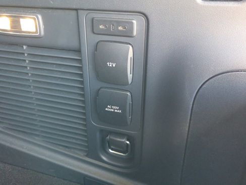 Used 2025 Ford Expedition Active AWD/4WD image 24