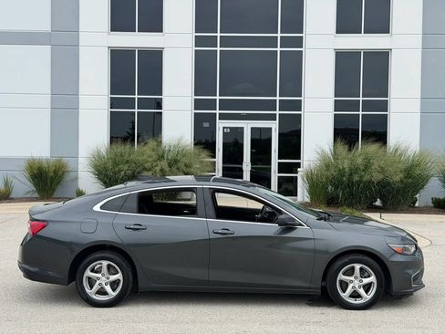 Used 2018 Chevrolet Malibu LS w/ LPO, Convenience Package 2 FWD image 4