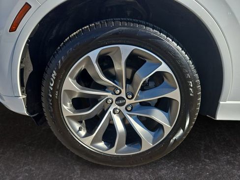 Used 2025 Lincoln Aviator AWD w/ Jet Appearance Package image 14