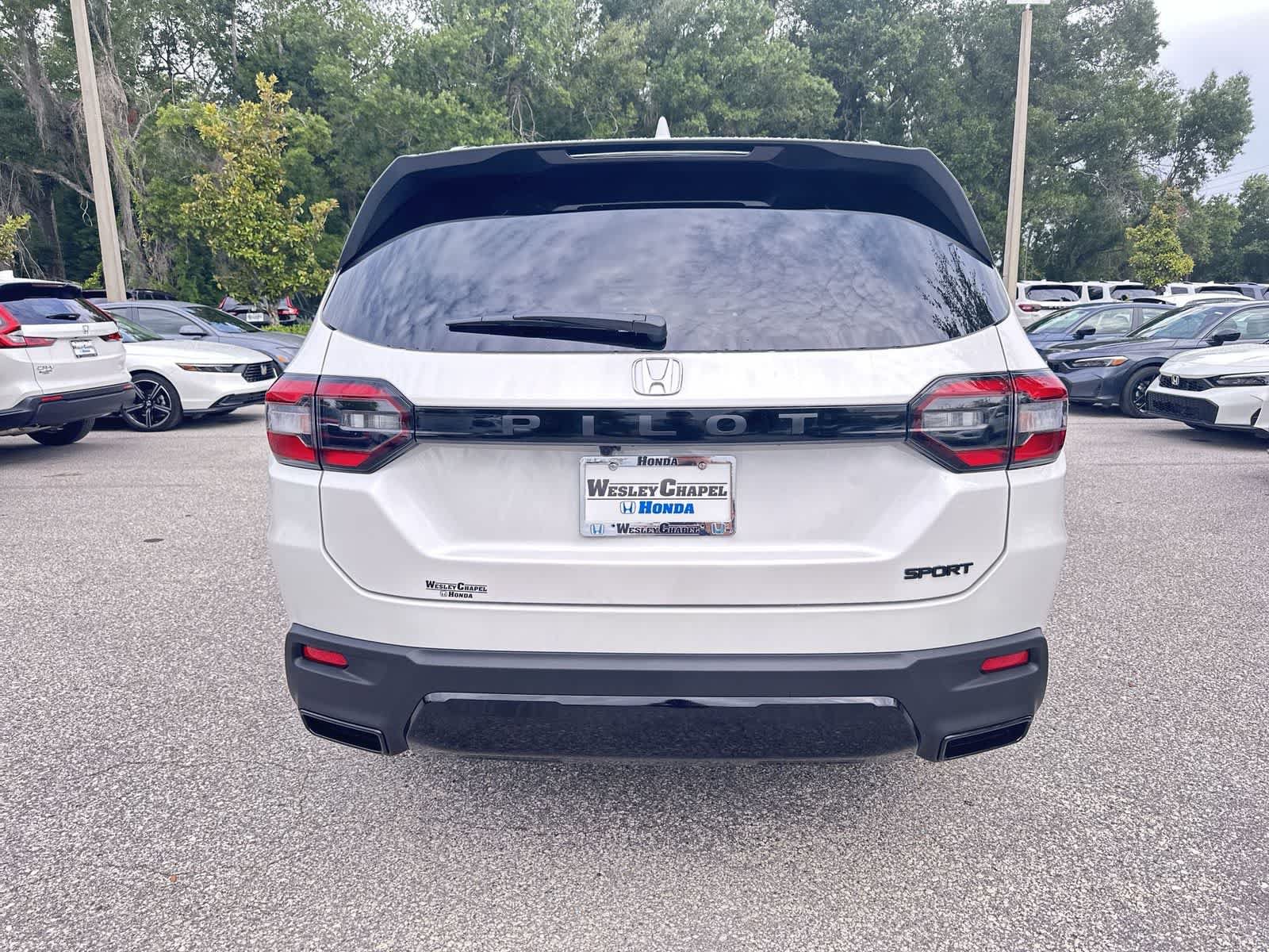 New 2026 Honda Pilot Sport image 5