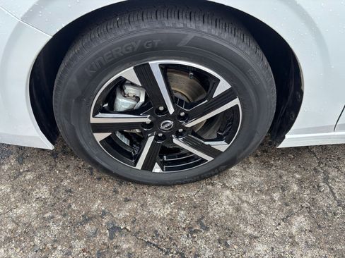 Used 2025 Nissan Sentra SV image 25