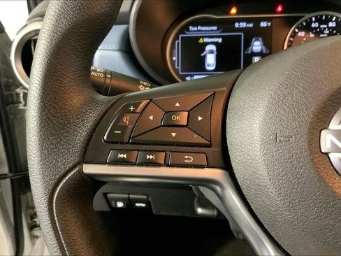 Used 2025 Nissan Versa SV image 18