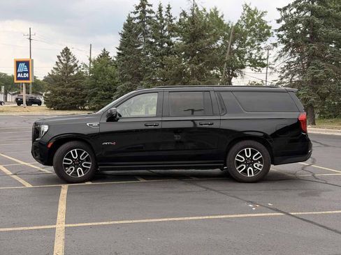Used 2021 GMC Yukon XL AT4 w/ AT4 Premium Plus Package AWD/4WD image 5