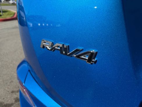 Used 2017 Toyota RAV4 Limited w/ Carpet Mat Package image 12