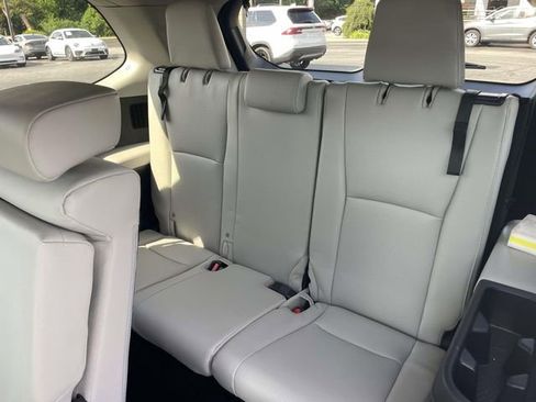 Used 2025 Toyota Grand Highlander FWD image 17
